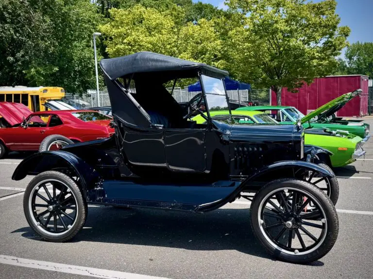 Metuchen car show draws 100+ vehicles for EMS fundraiser 12 IMG_4111